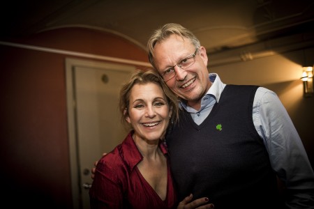 Vi-skogens ambassadör Helen Sjöholm tillsammans med Vi-skogens vice vd Henrik Brundin